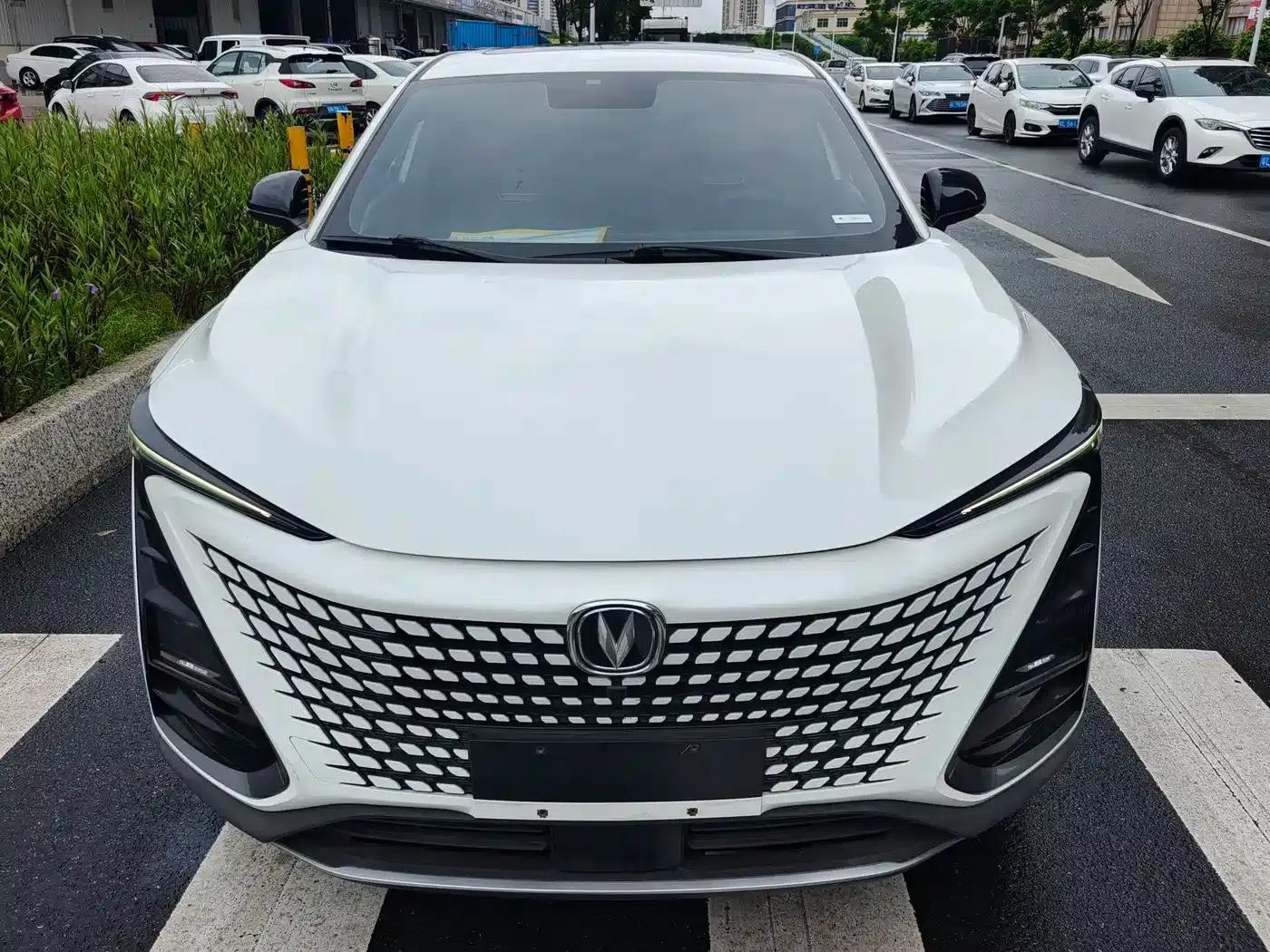Changan UNI-T 2022 1.5T Premium Edition — миниатюра 2