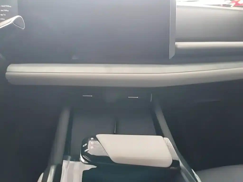 Changan UNI-T 2023 Second Generation 1.5T Premium Edition — миниатюра 13