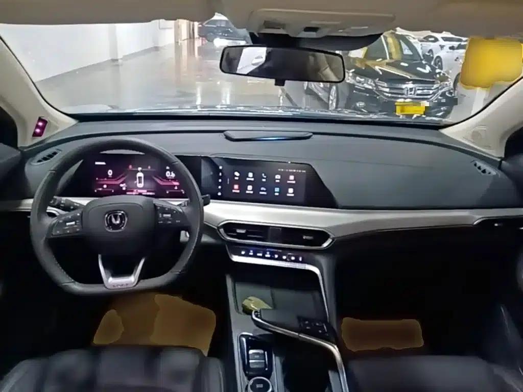 Changan UNI-T 2020 1.5T Flagship Edition — миниатюра 10