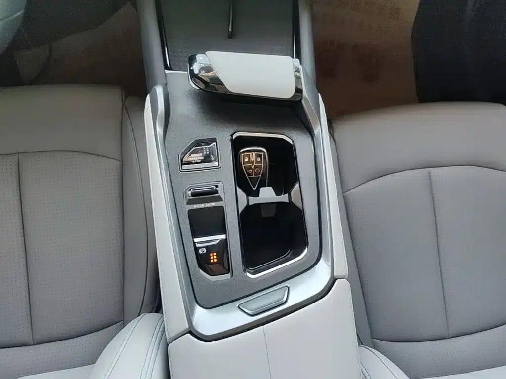 Changan UNI-T 2023 Second Generation 1.5T Premium Edition — миниатюра 14