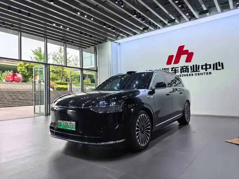 Wenjie M9 2024 Extended Range Max Six-Seater — миниатюра 1