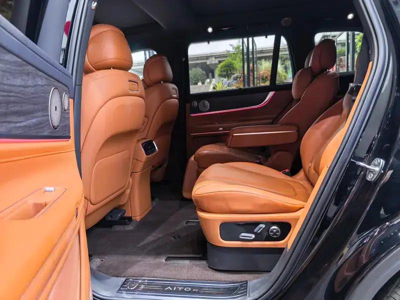 Wenjie M9 2024 Extended Range Max Six-Seater — миниатюра 12