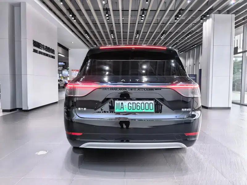 Wenjie M9 2024 Extended Range Max Six-Seater — миниатюра 6
