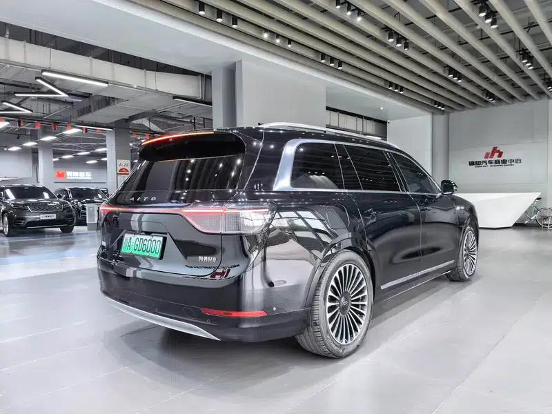 Wenjie M9 2024 Extended Range Max Six-Seater — миниатюра 7