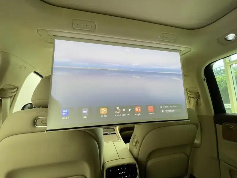 Wenjie M9 2024 Ultra Range Extended 6-Seater — миниатюра 17