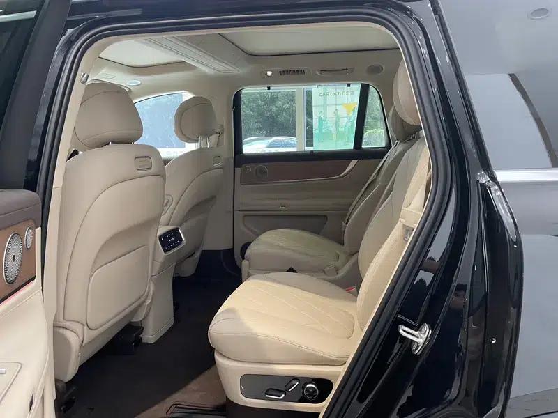 Wenjie M9 2024 Ultra Range Extended 6-Seater — миниатюра 22