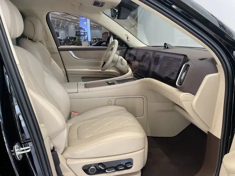 Wenjie M9 2024 Ultra Range Extended 6-Seater — миниатюра 26