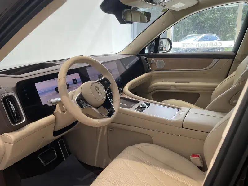 Wenjie M9 2024 Ultra Range Extended 6-Seater — миниатюра 27