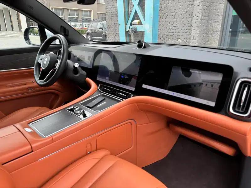 Wenjie M9 2024 Ultra Range Extended 6-Seater — миниатюра 12