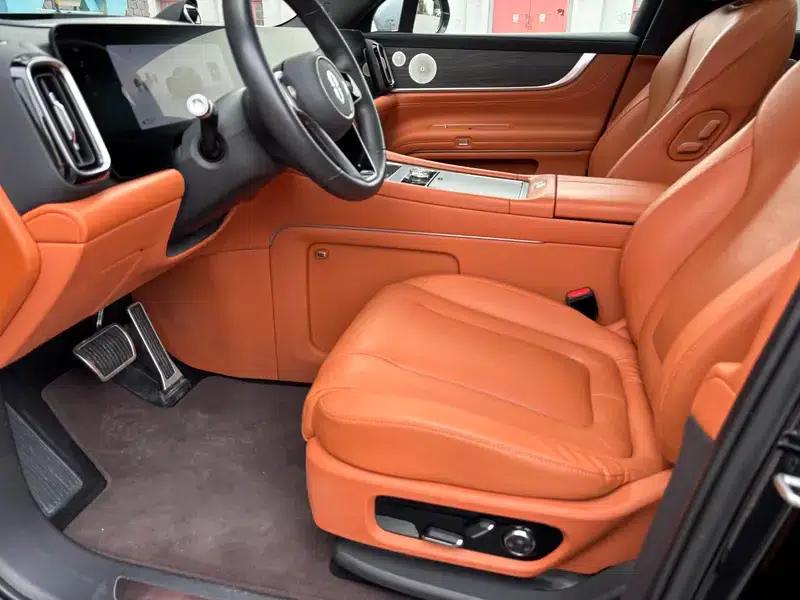 Wenjie M9 2024 Ultra Range Extended 6-Seater — миниатюра 13