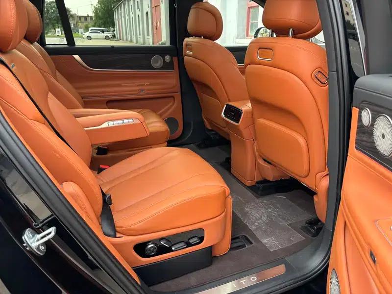 Wenjie M9 2024 Ultra Range Extended 6-Seater — миниатюра 14