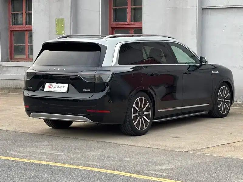 Wenjie M9 2024 Ultra Range Extended 6-Seater — миниатюра 6