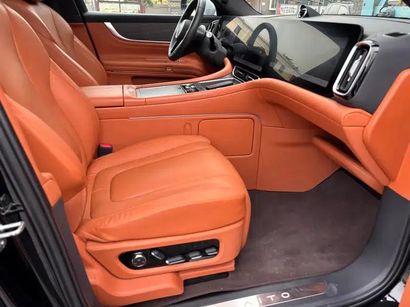 Wenjie M9 2024 Ultra Range Extended 6-Seater — миниатюра 8