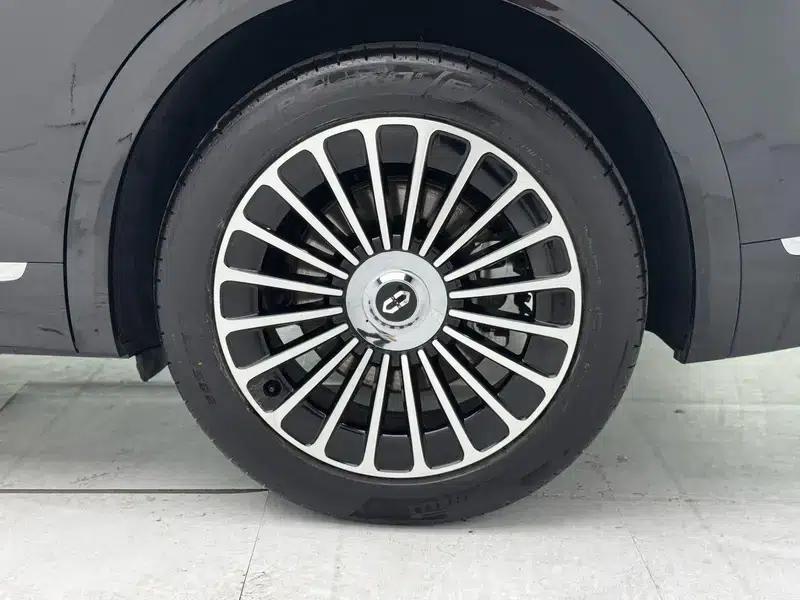 Wenjie M7 2026 Extended Range Max 5-Seat 4WD (192-line LiDAR) — миниатюра 9