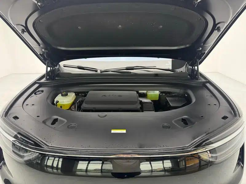 Wenjie M7 2026 Extended Range Max 5-Seat 4WD (192-line LiDAR) — миниатюра 10