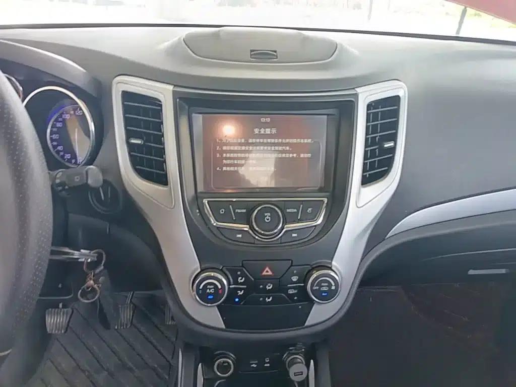 Changan CS35 2016 1.6L Manual Deluxe Edition (National V Emission Standard) — миниатюра 13