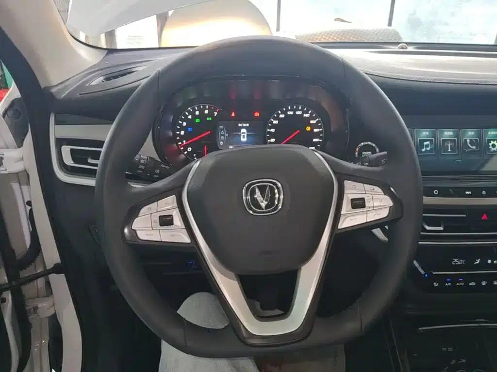 Changan CS35PLUS 2019 1.6L Manual Connected Edition — миниатюра 11