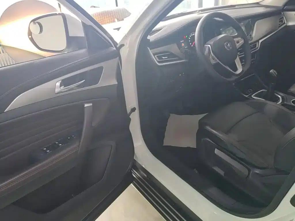 Changan CS35PLUS 2019 1.6L Manual Connected Edition — миниатюра 16