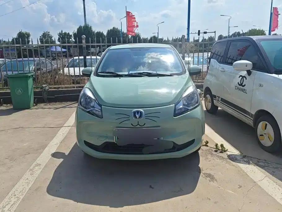 Changan Benben E-Star 2021 National Edition, Colorful Version, Lithium Iron Phosphate (31.18kWh) — миниатюра 2