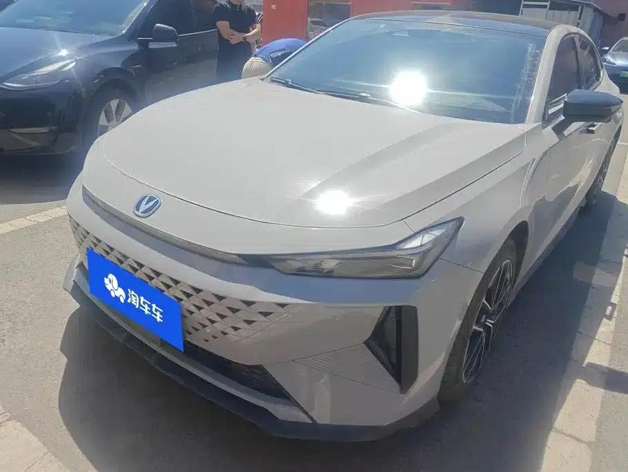 Changan UNI-V Smart Electric iDD 2024 Model Blue Whale Smart Electric iDD 136km Premium Edition — миниатюра 1