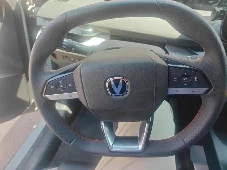 Changan UNI-V Smart Electric iDD 2024 Model Blue Whale Smart Electric iDD 136km Premium Edition — миниатюра 15