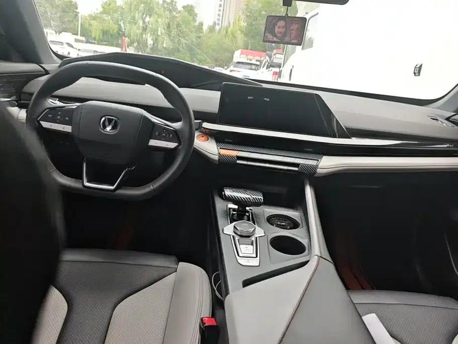 Changan UNI-V Smart Electric iDD 2024 Model Blue Whale Smart Electric iDD 136km Smart Cool Edition — миниатюра 12