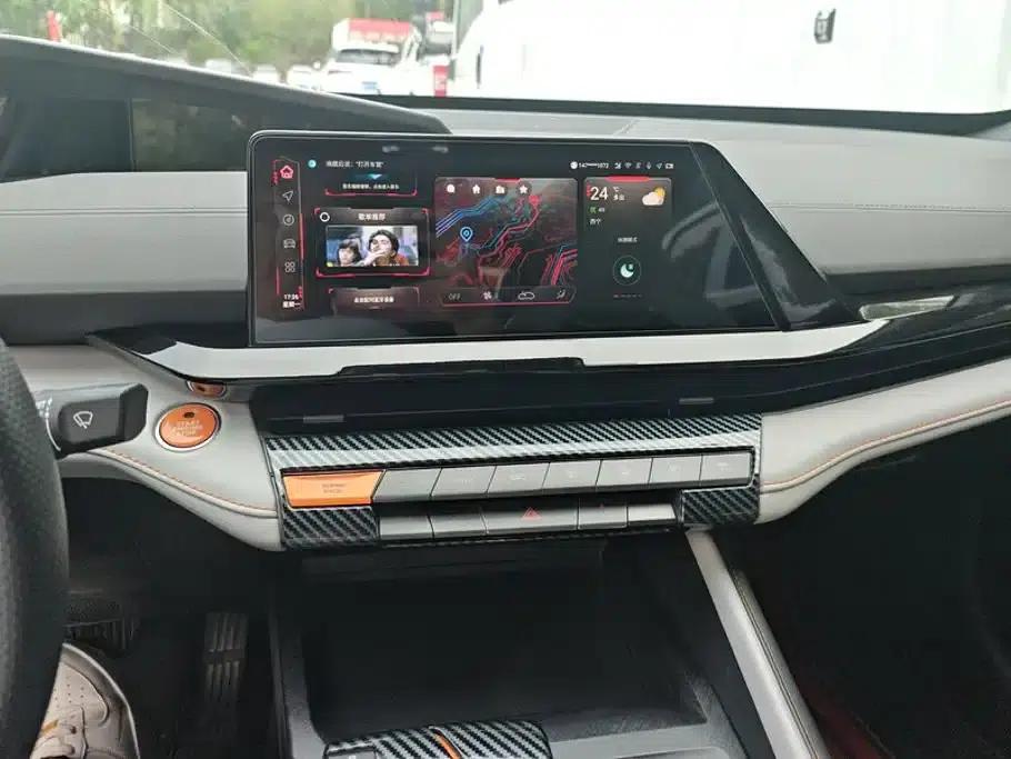 Changan UNI-V Smart Electric iDD 2024 Model Blue Whale Smart Electric iDD 136km Smart Cool Edition — миниатюра 13