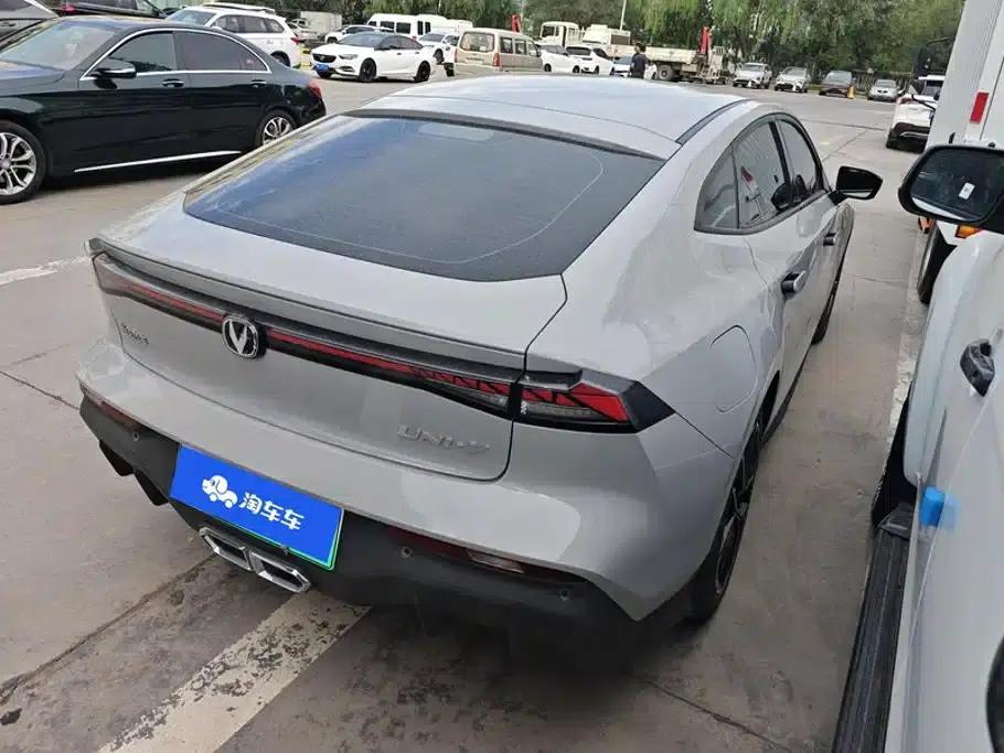 Changan UNI-V Smart Electric iDD 2024 Model Blue Whale Smart Electric iDD 136km Smart Cool Edition — миниатюра 3