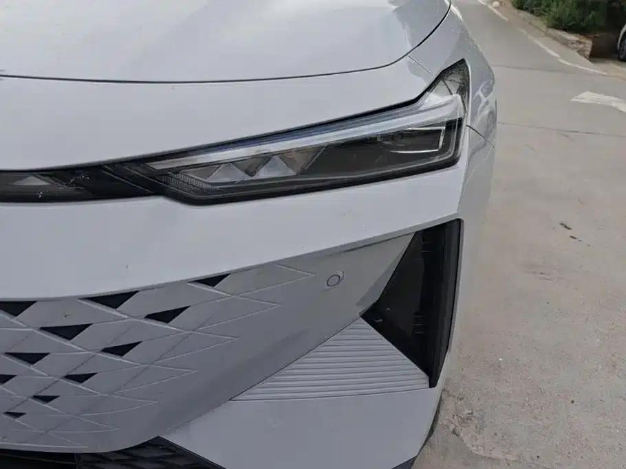 Changan UNI-V Smart Electric iDD 2024 Model Blue Whale Smart Electric iDD 136km Smart Cool Edition — миниатюра 5