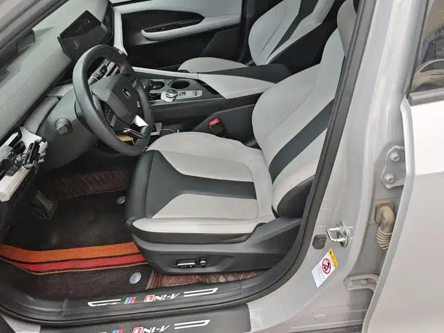 Changan UNI-V Smart Electric iDD 2024 Model Blue Whale Smart Electric iDD 136km Smart Cool Edition — миниатюра 9