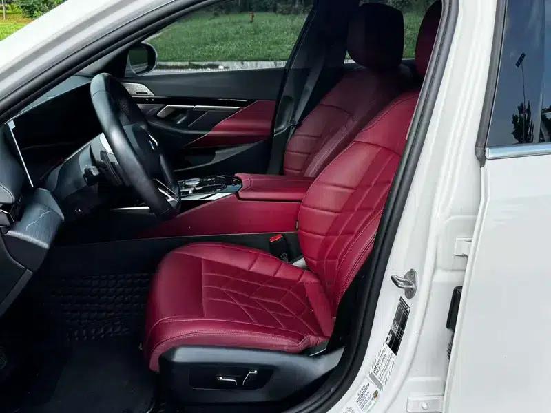 2024 BMW 5 Series 525Li M Sport Package — миниатюра 13