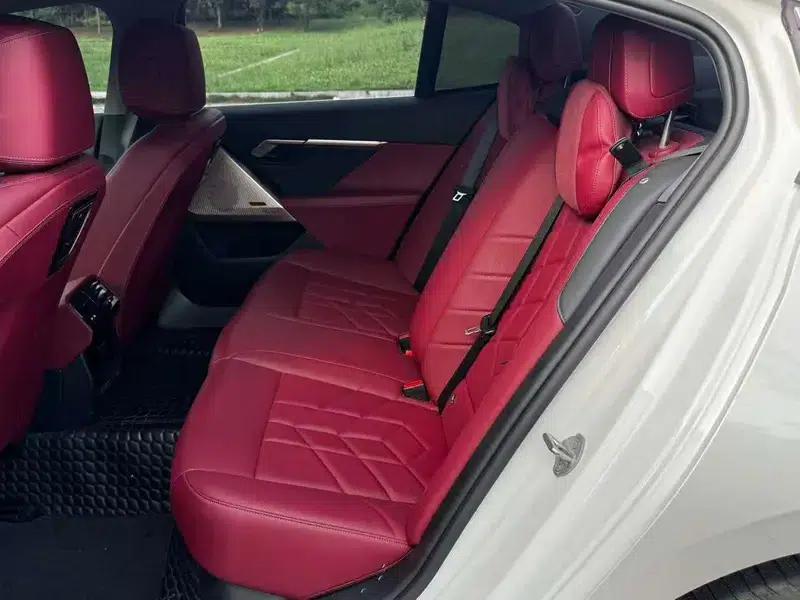 2024 BMW 5 Series 525Li M Sport Package — миниатюра 14