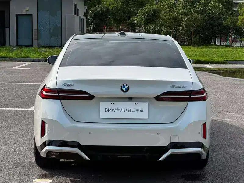 2024 BMW 5 Series 525Li M Sport Package — миниатюра 6