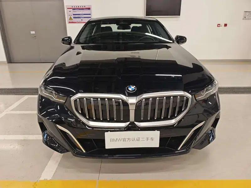 2024 BMW 5 Series 530Li Leading Edition M Sport Package — миниатюра 2
