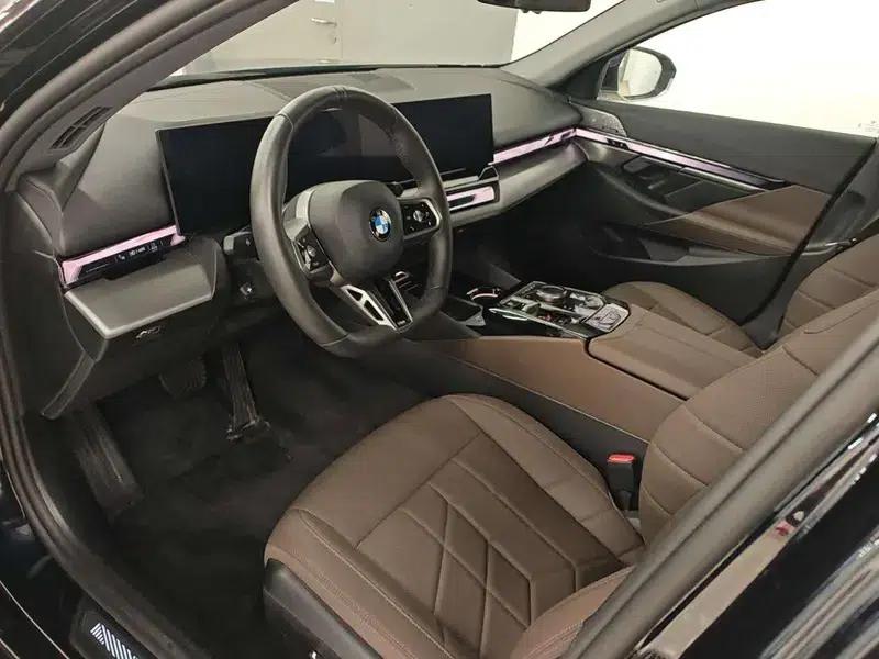 2024 BMW 5 Series 530Li Leading Edition M Sport Package — миниатюра 13