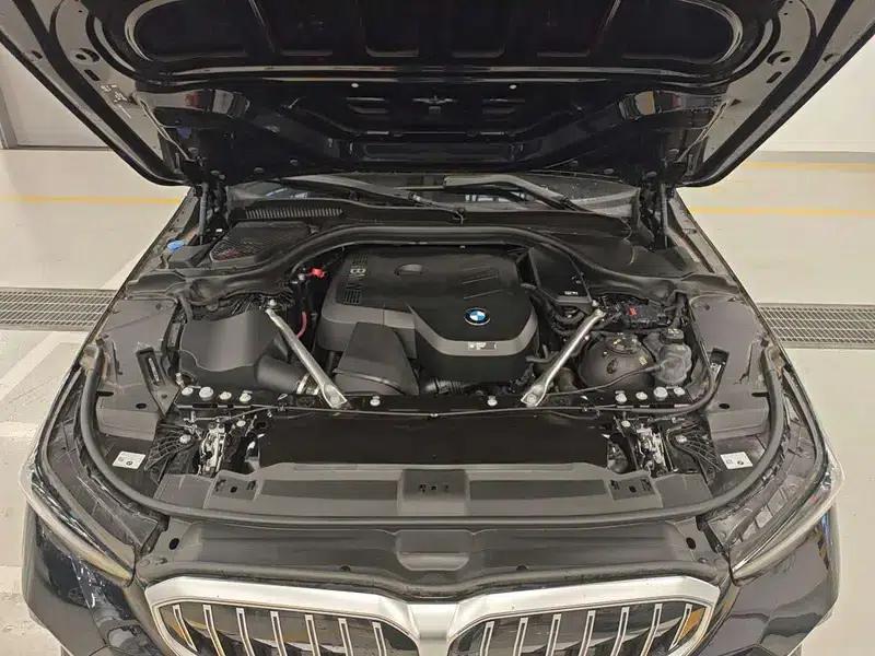 2024 BMW 5 Series 530Li Leading Edition M Sport Package — миниатюра 6
