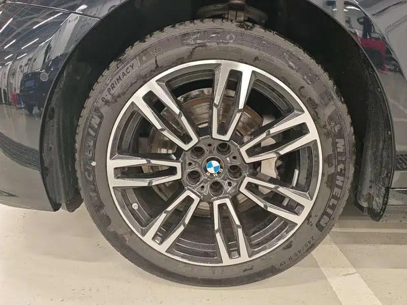 2024 BMW 5 Series 530Li Leading Edition M Sport Package — миниатюра 9