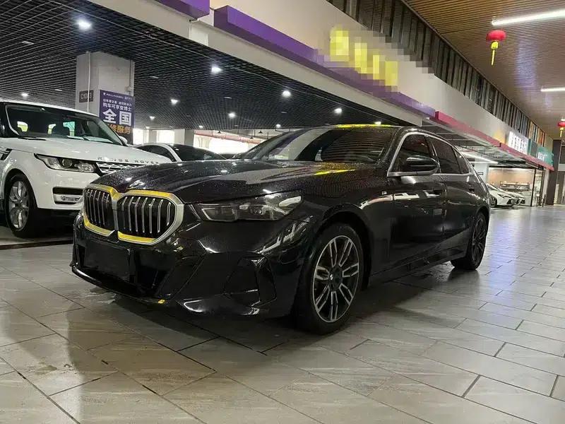 2025 BMW 5 Series 530Li Leading Edition M Sport Package — миниатюра 1