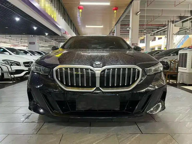 2025 BMW 5 Series 530Li Leading Edition M Sport Package — миниатюра 2