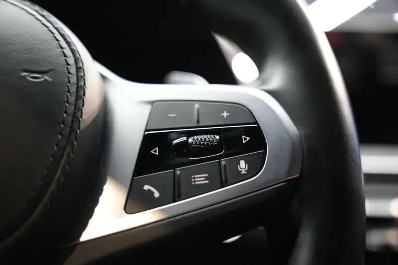 BMW 5 Series 2022 Facelift 530Li Leading Model M Sport Package — миниатюра 11