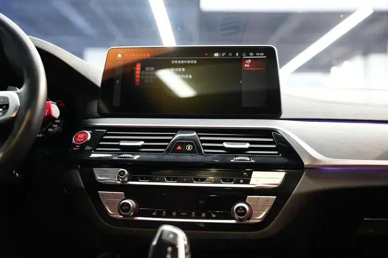 BMW 5 Series 2022 Facelift 530Li Leading Model M Sport Package — миниатюра 15