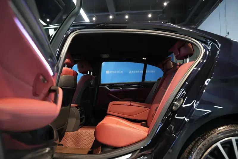 BMW 5 Series 2022 Facelift 530Li Leading Model M Sport Package — миниатюра 27