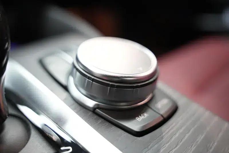 BMW 5 Series 2022 Facelift 530Li Leading Model M Sport Package — миниатюра 9