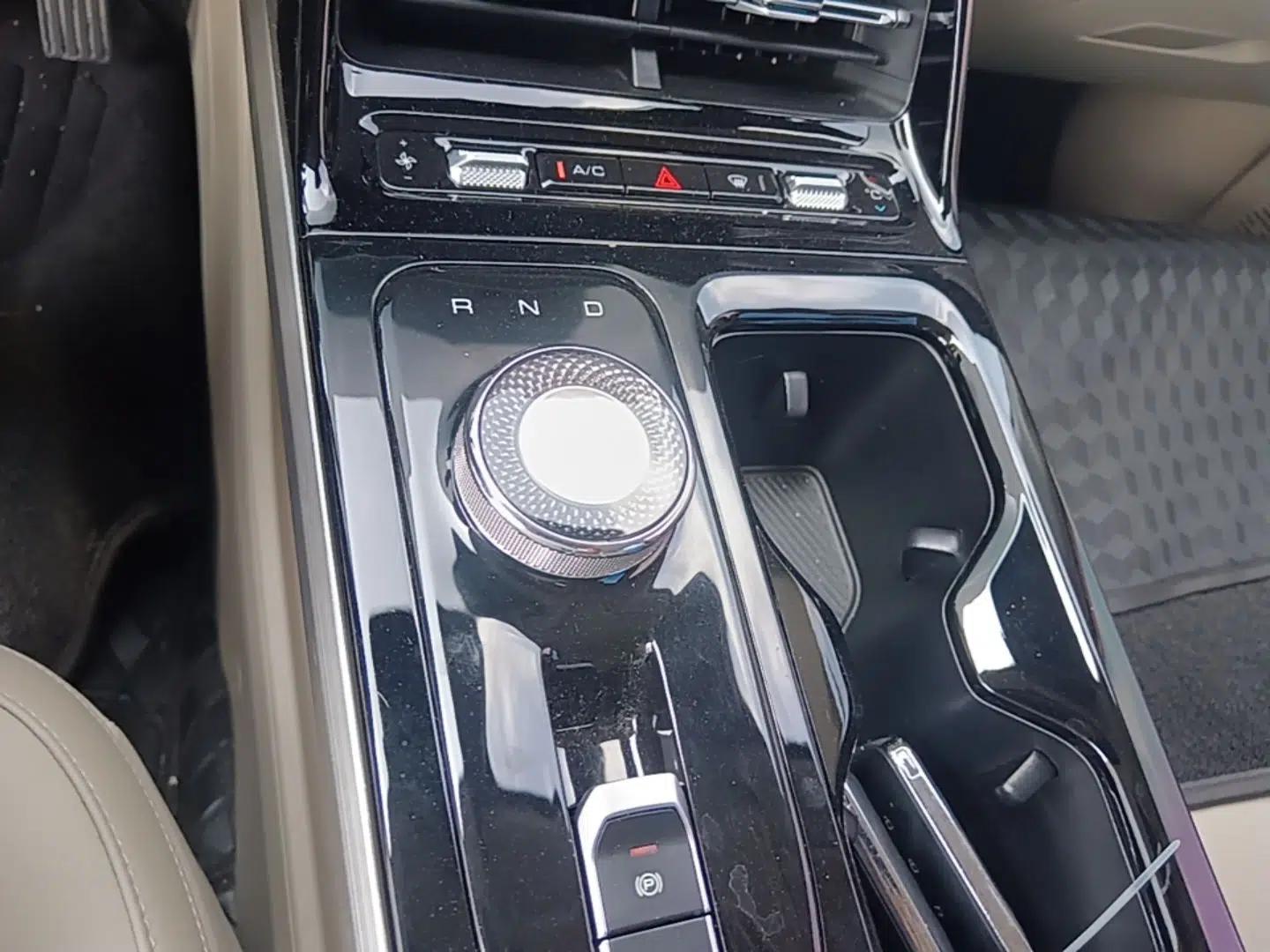 Wuling Xingguang 2024 Co-Creation Edition 510 Advanced Model — миниатюра 16