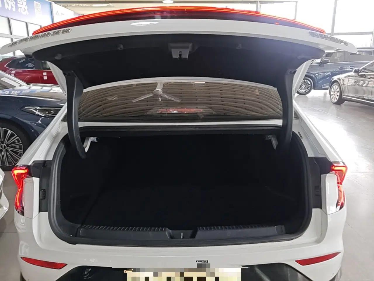 Wuling Xingguang 2024 Co-Creation Edition 510 Advanced Model — миниатюра 22