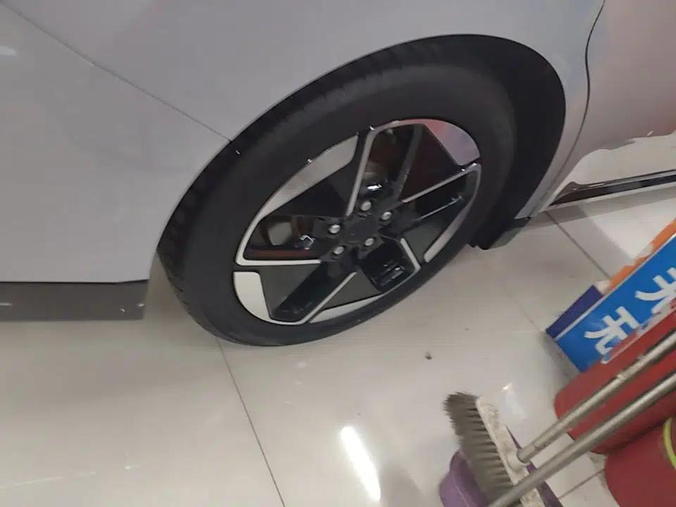 Wuling Xingguang 2024 Co-Creation Edition 510 Advanced Model — миниатюра 11