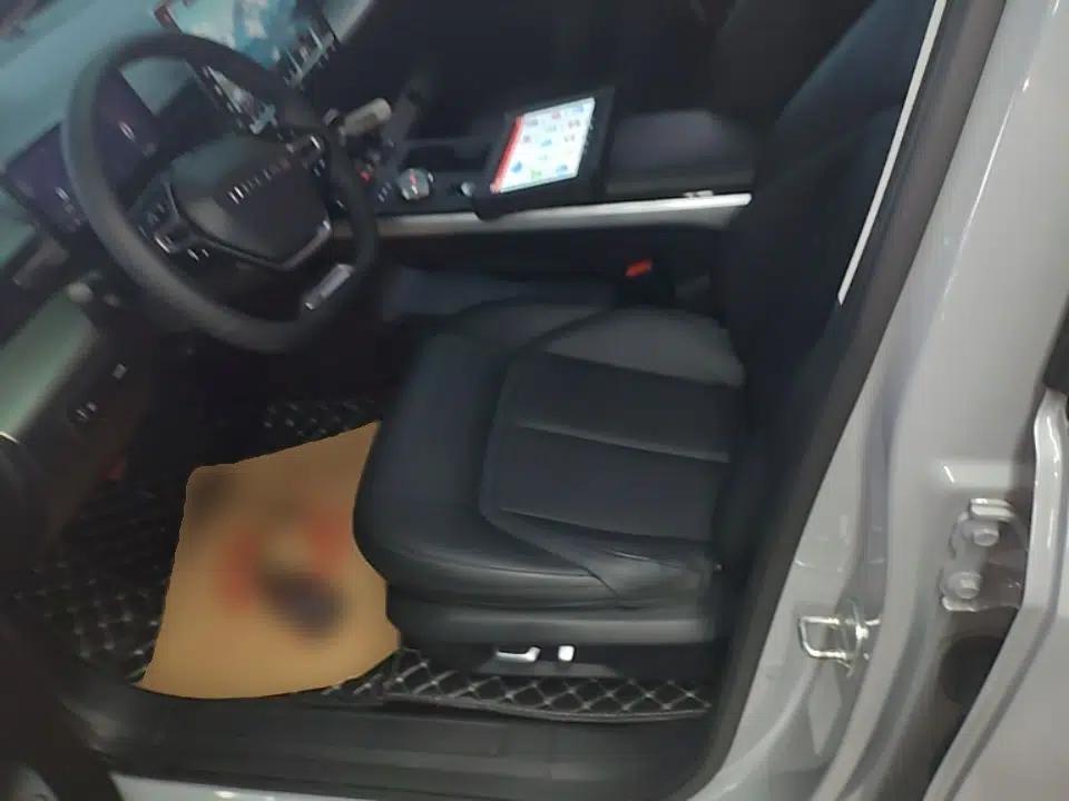 Wuling Xingguang 2024 Co-Creation Edition 510 Advanced Model — миниатюра 17
