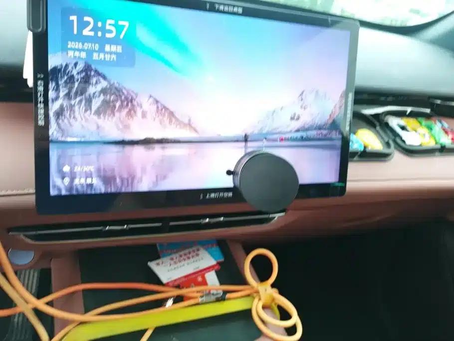 Changan UNI-Z New Energy 2024 Blue Whale Smart Electric iDD 125km Superior Edition — миниатюра 13