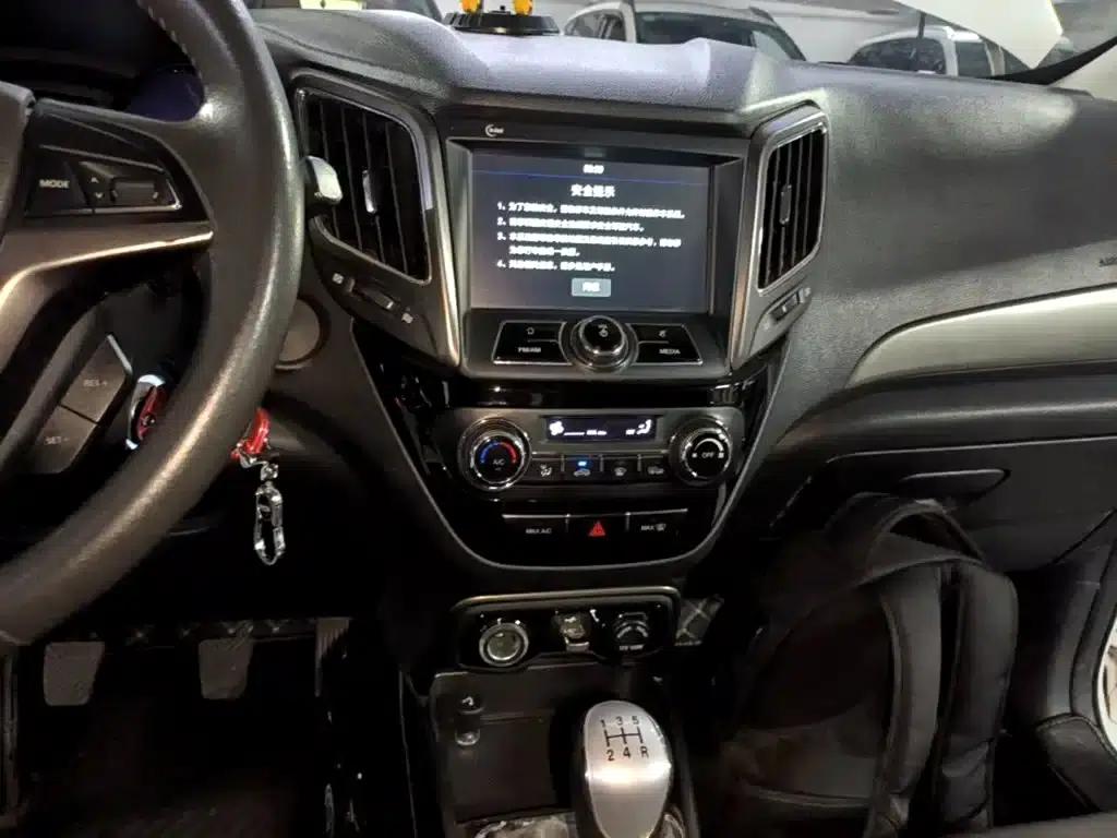 Changan CS15 2016 1.5L Manual Deluxe Edition — миниатюра 13
