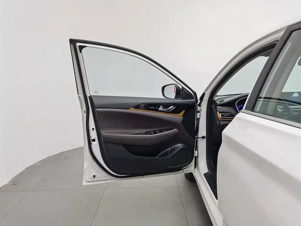 Changan Eado DT 2018 1.6L Manual Smart Edition — миниатюра 8